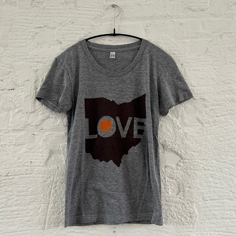 Ohio “Love” Cleveland Browns Football Helmet Graphic Grey Short Sleeve Tee